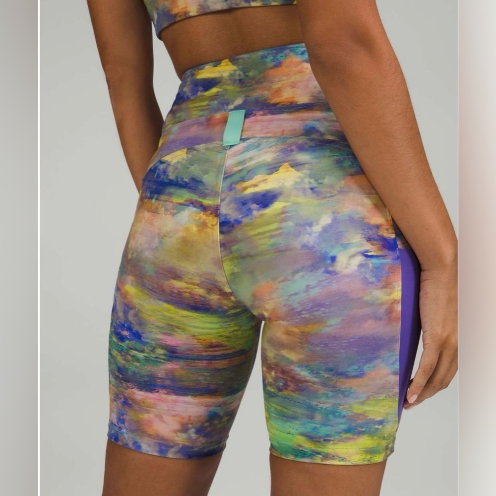 Lululemon Cargo Super High-Rise Hiking Shorts 8” – Altered Nature Multi – Size 6